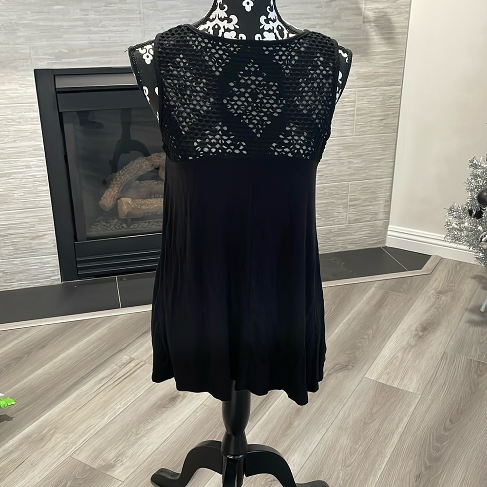 Storm black tank top